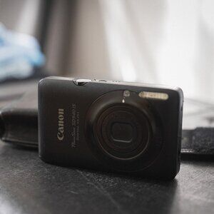 Vintage Canon PowerShot SD940 IS Camera **READ**